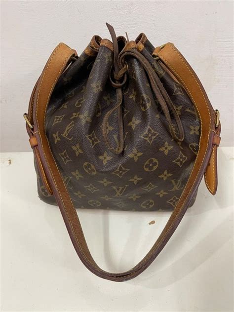 vuitton táska